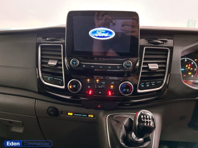 2025 Ford Transit Custom