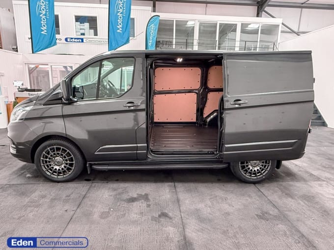 2025 Ford Transit Custom