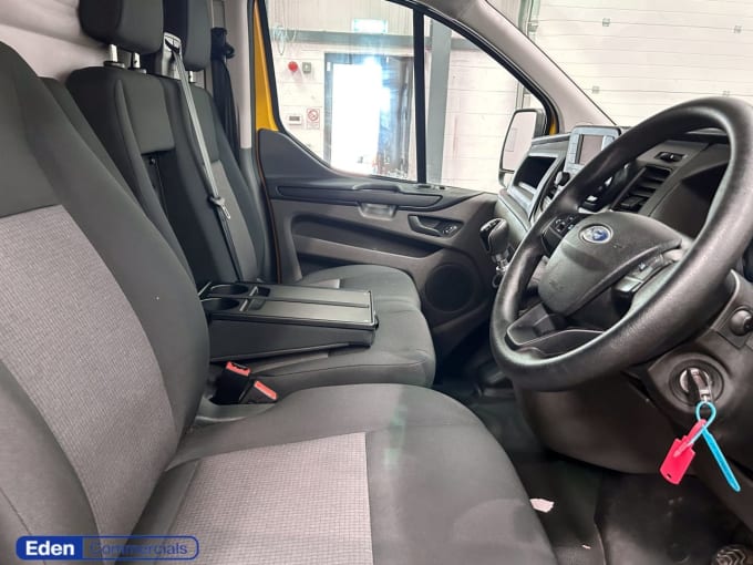 2025 Ford Transit Custom