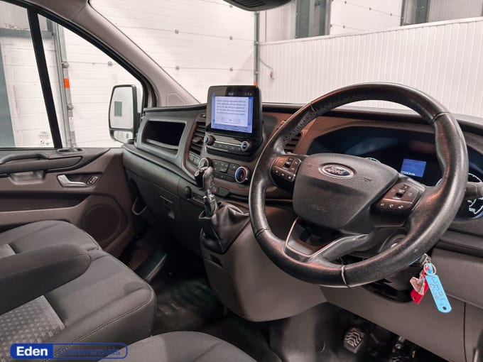 2025 Ford Transit Custom
