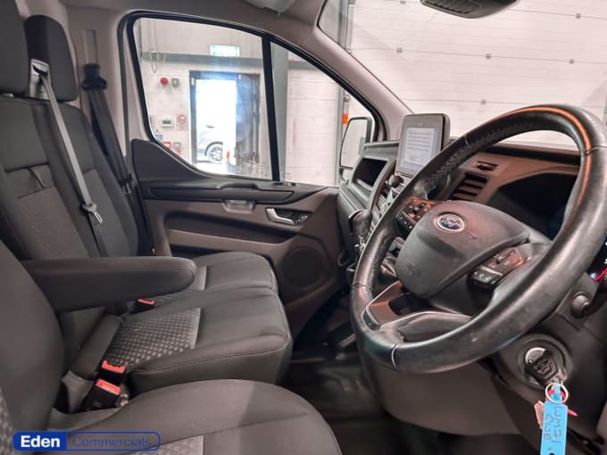 2025 Ford Transit Custom