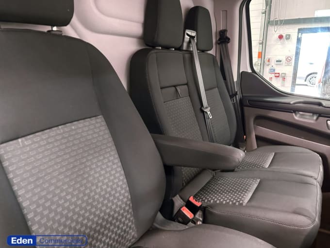 2025 Ford Transit Custom