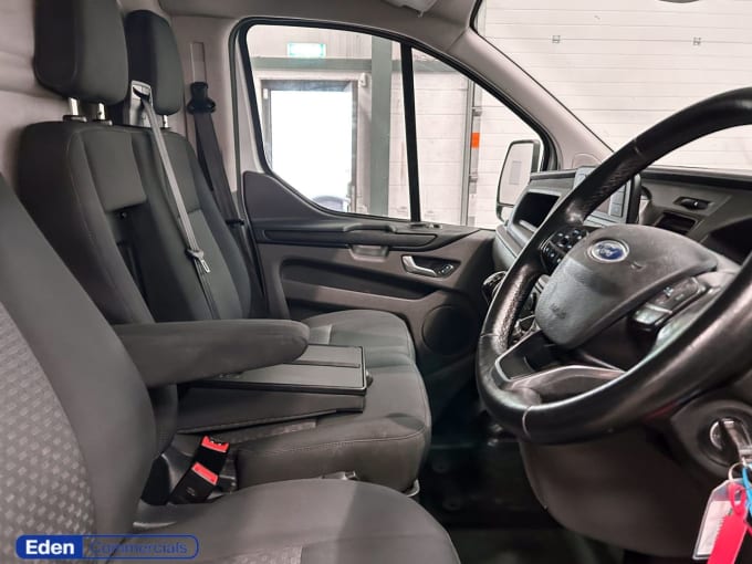 2025 Ford Transit Custom