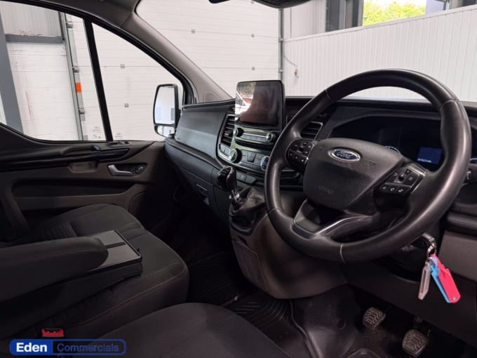 2025 Ford Transit Custom