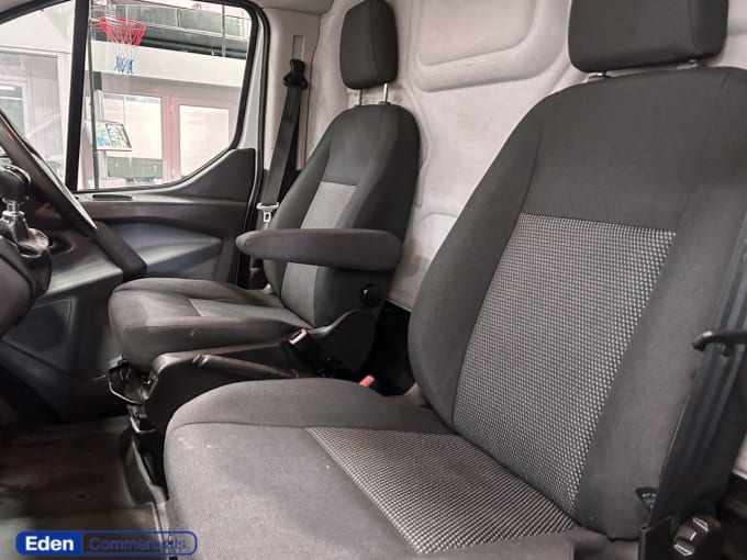 2025 Ford Transit Custom