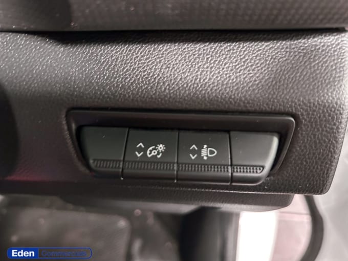 2025 Renault Trafic