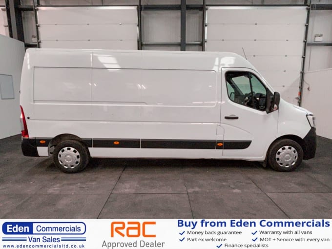 2025 Renault Master