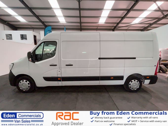 2025 Renault Master