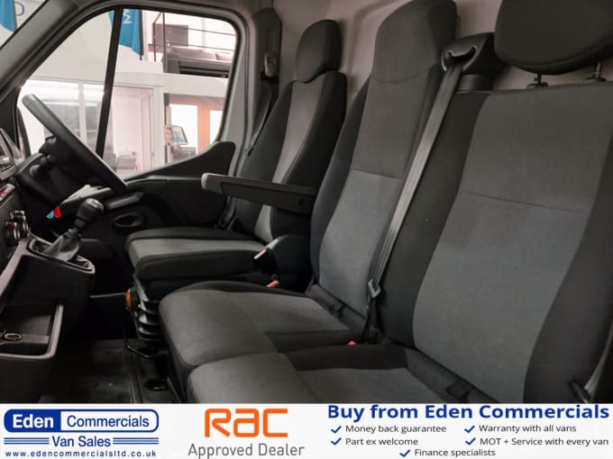 2025 Renault Master