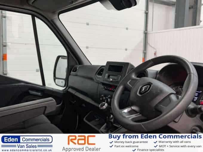 2025 Renault Master