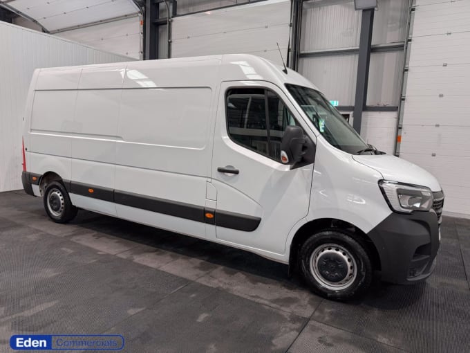 2025 Renault Master
