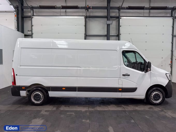 2025 Renault Master