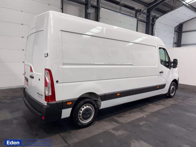 2025 Renault Master