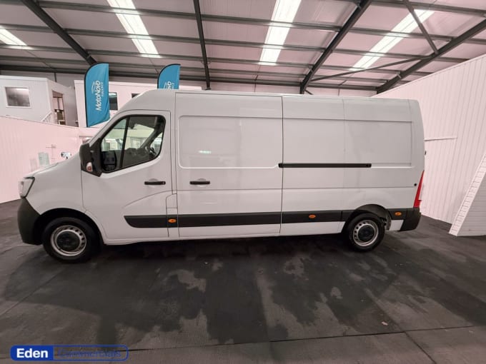 2025 Renault Master