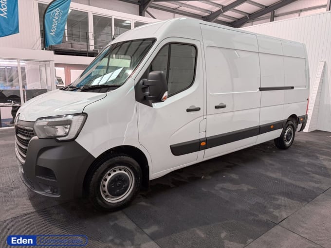2025 Renault Master