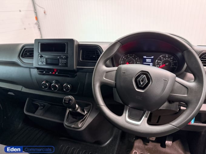 2025 Renault Master