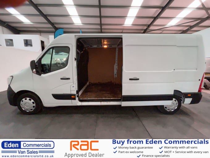 2025 Renault Master