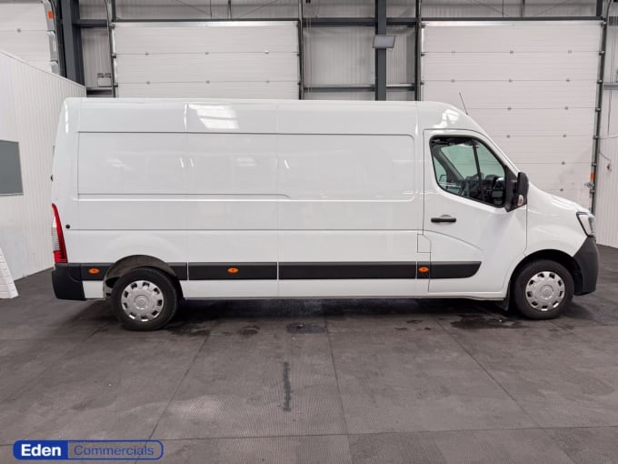 2025 Renault Master