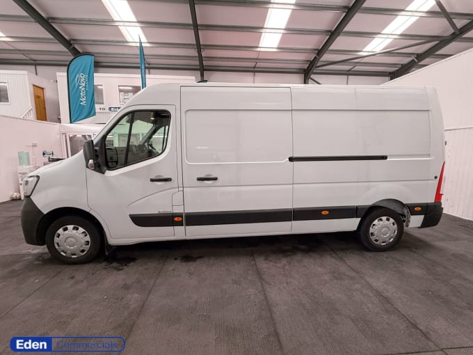 2025 Renault Master