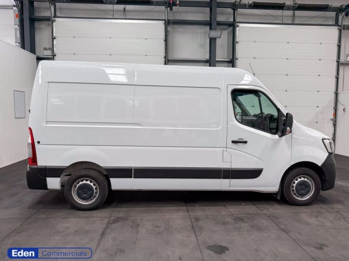 2025 Renault Master