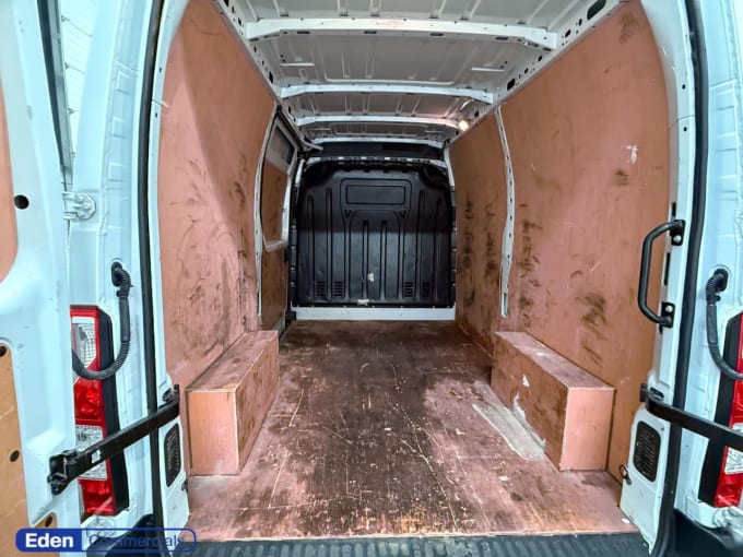 2025 Renault Master