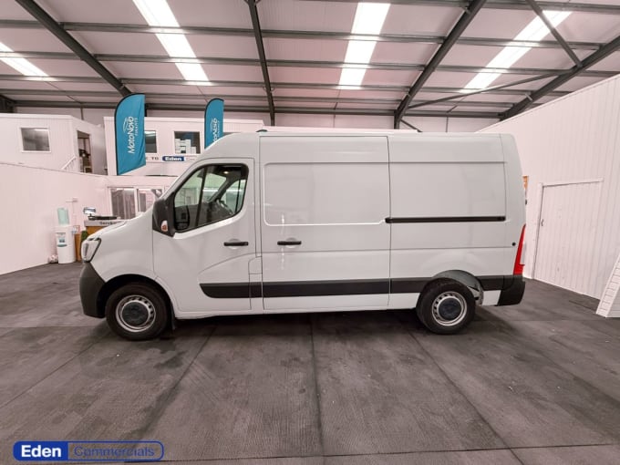 2025 Renault Master