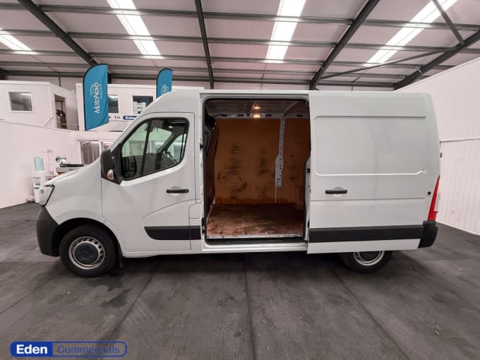 2025 Renault Master