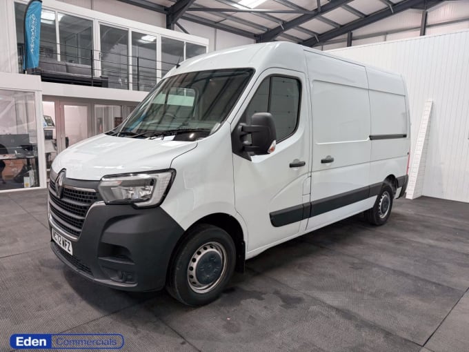 2025 Renault Master