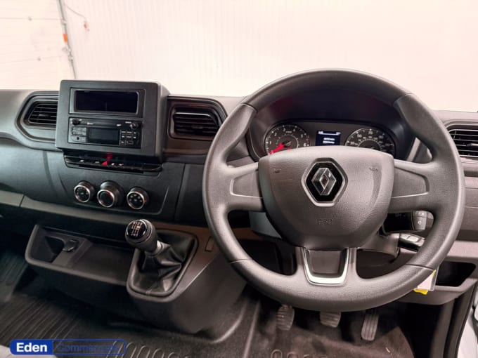 2025 Renault Master