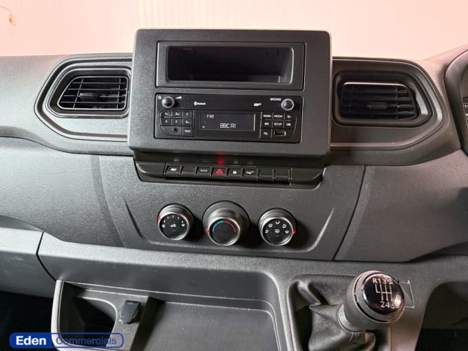 2025 Renault Master