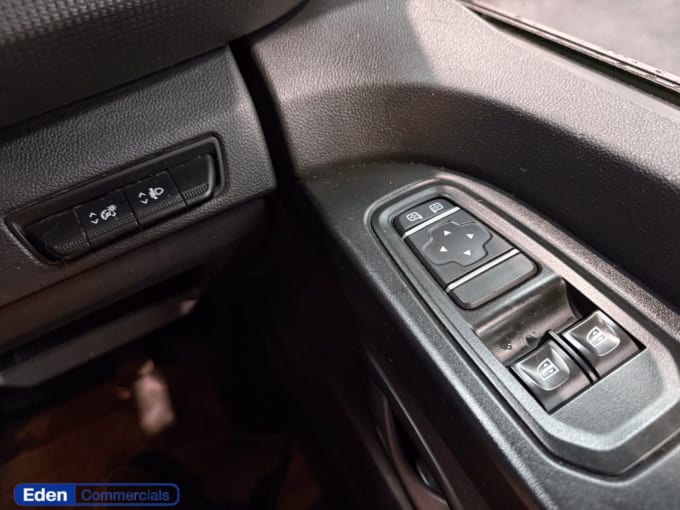 2025 Renault Trafic