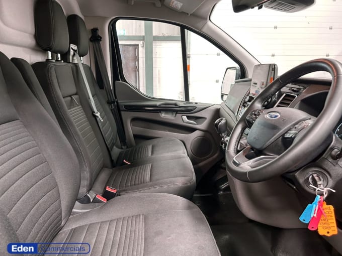 2025 Ford Transit Custom