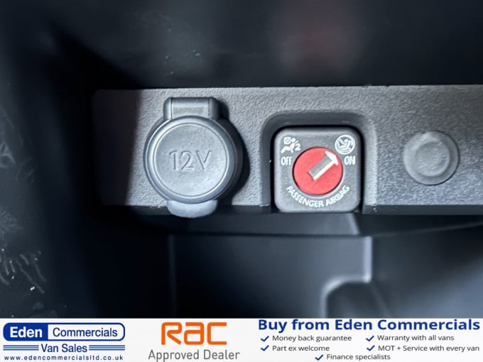 2025 Vauxhall Vivaro