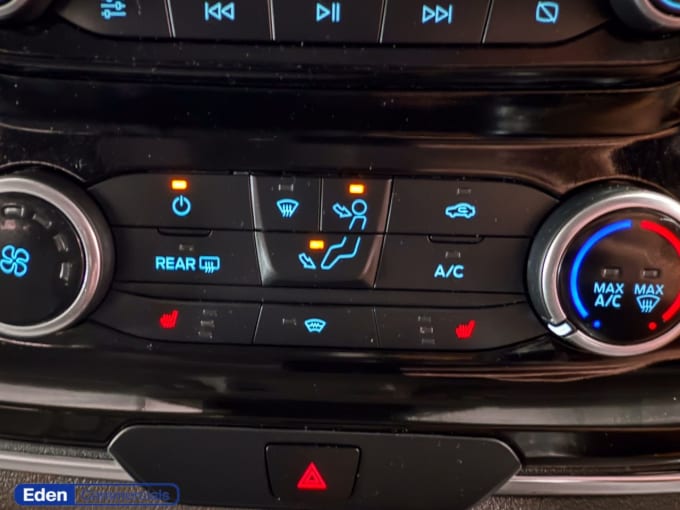 2025 Ford Tourneo Custom