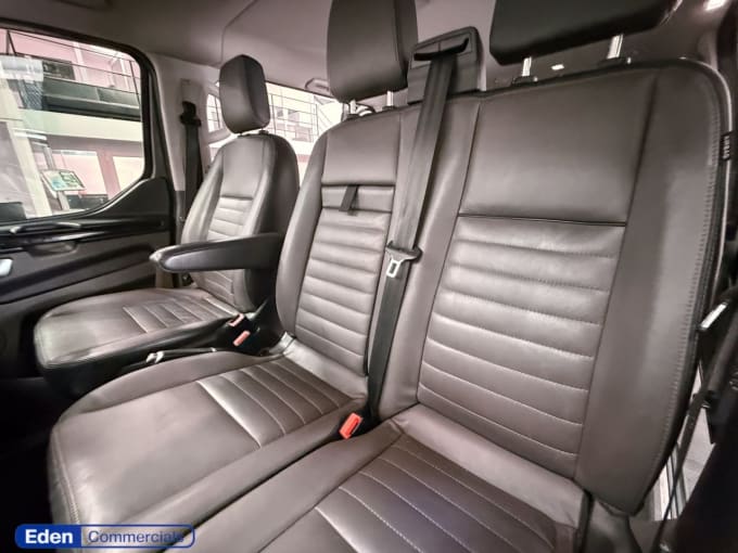 2025 Ford Tourneo Custom