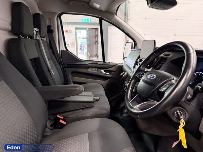 2025 Ford Transit Custom