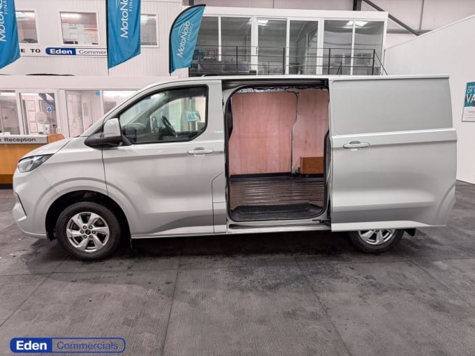2025 Ford Transit Custom
