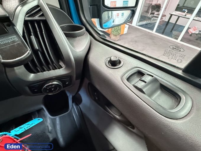 2025 Ford Transit Custom