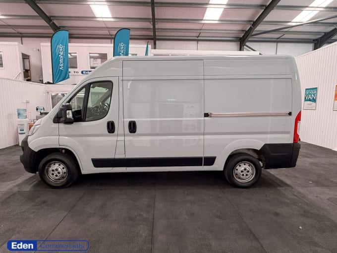 2025 Vauxhall Movano