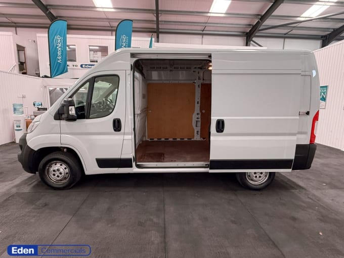 2025 Vauxhall Movano