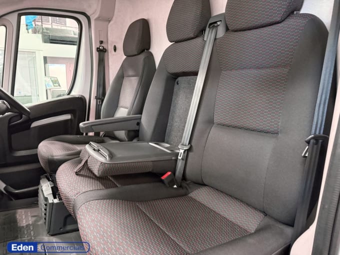 2025 Vauxhall Movano