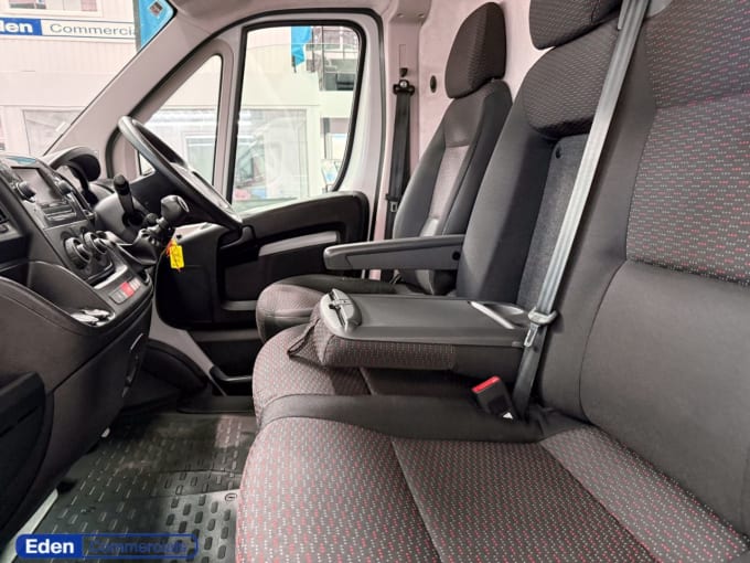 2025 Vauxhall Movano