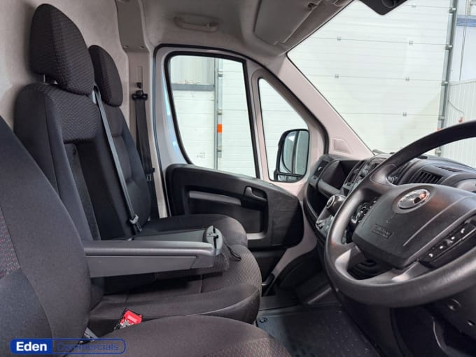 2025 Vauxhall Movano