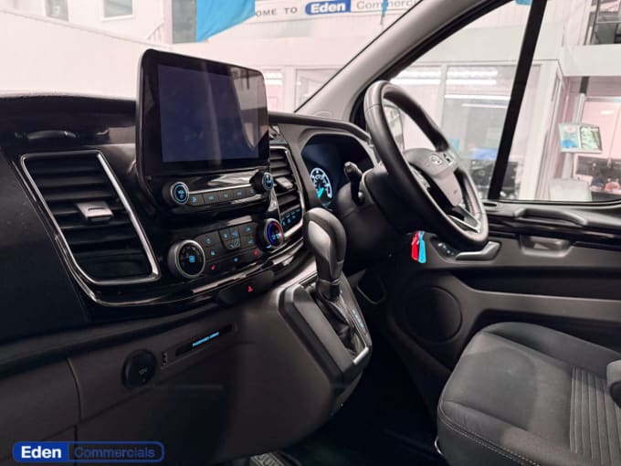 2025 Ford Transit Custom