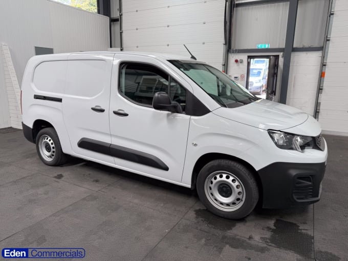 2025 Peugeot Partner