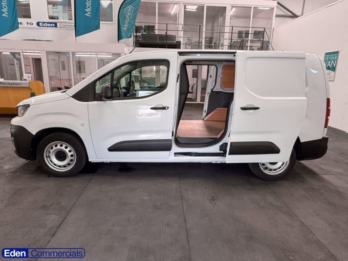 2025 Peugeot Partner