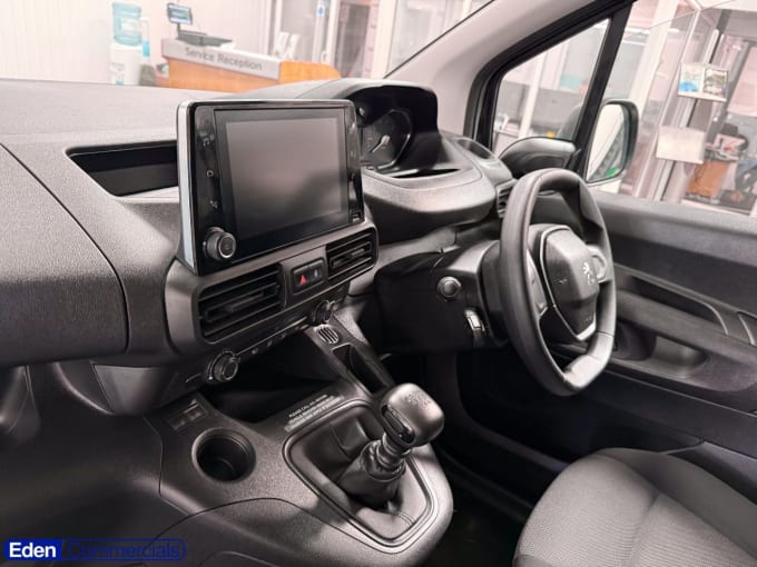 2025 Peugeot Partner