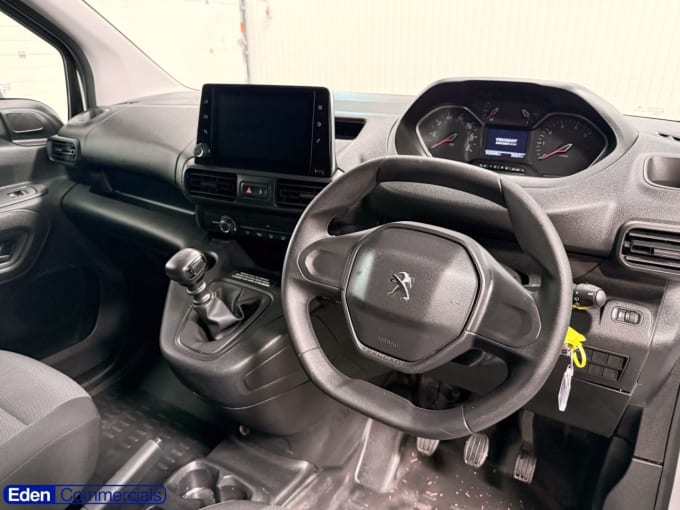 2025 Peugeot Partner