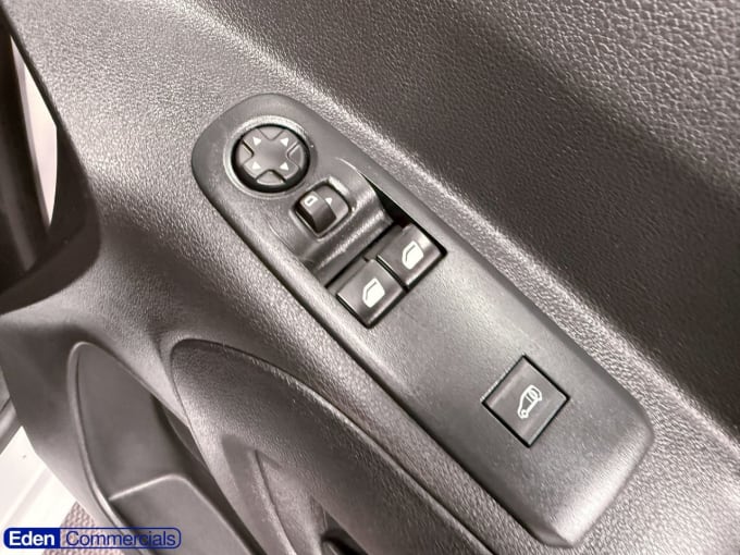 2025 Peugeot Partner