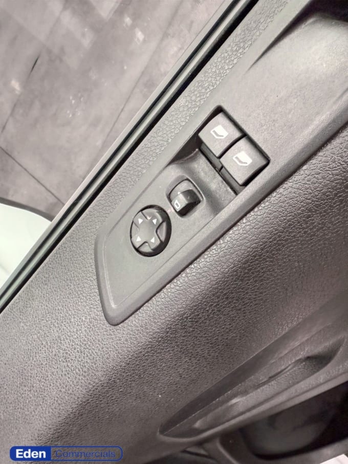 2025 Vauxhall Vivaro